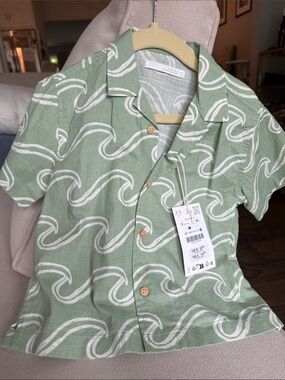 ZARA Sage Green Wave-Print Short Sleeve Button Shirt